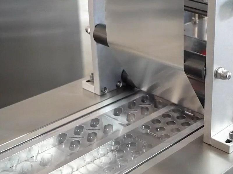 冠深泰非标自动化设备定制厂家讲解自动吸塑包装机
