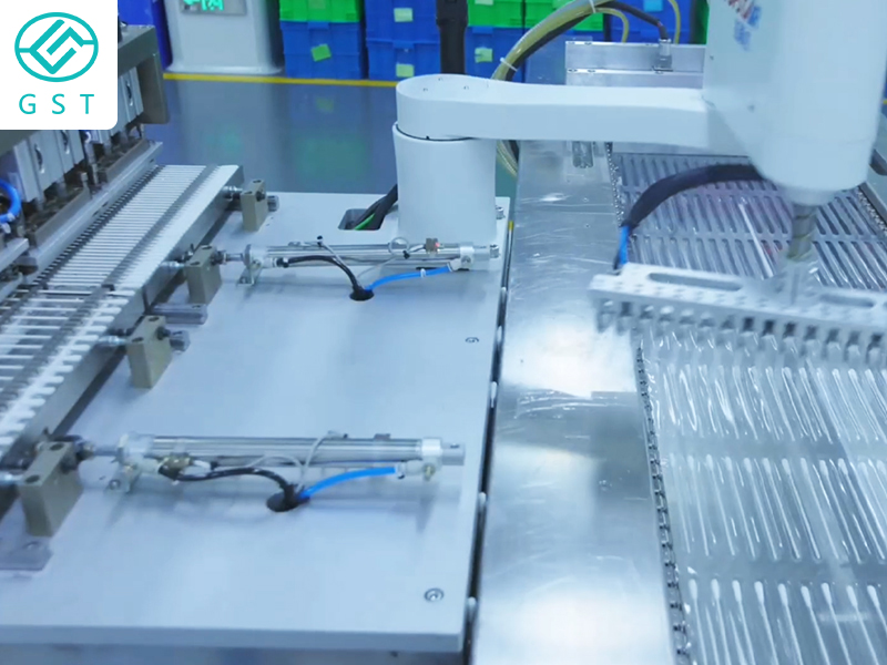 全自动吸塑封口包装机：现代工业中的高效之选
