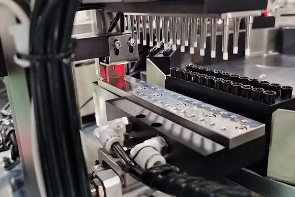 移液吸头自动塞芯装盒机：科技助力实验室效率提升