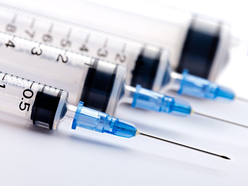 注射器自动吸塑包装机:提升医疗耗材生产效率与包装质量的核心装备 注射器自动吸塑包装机:提升医疗耗材生产效率与包装质量的核心装备